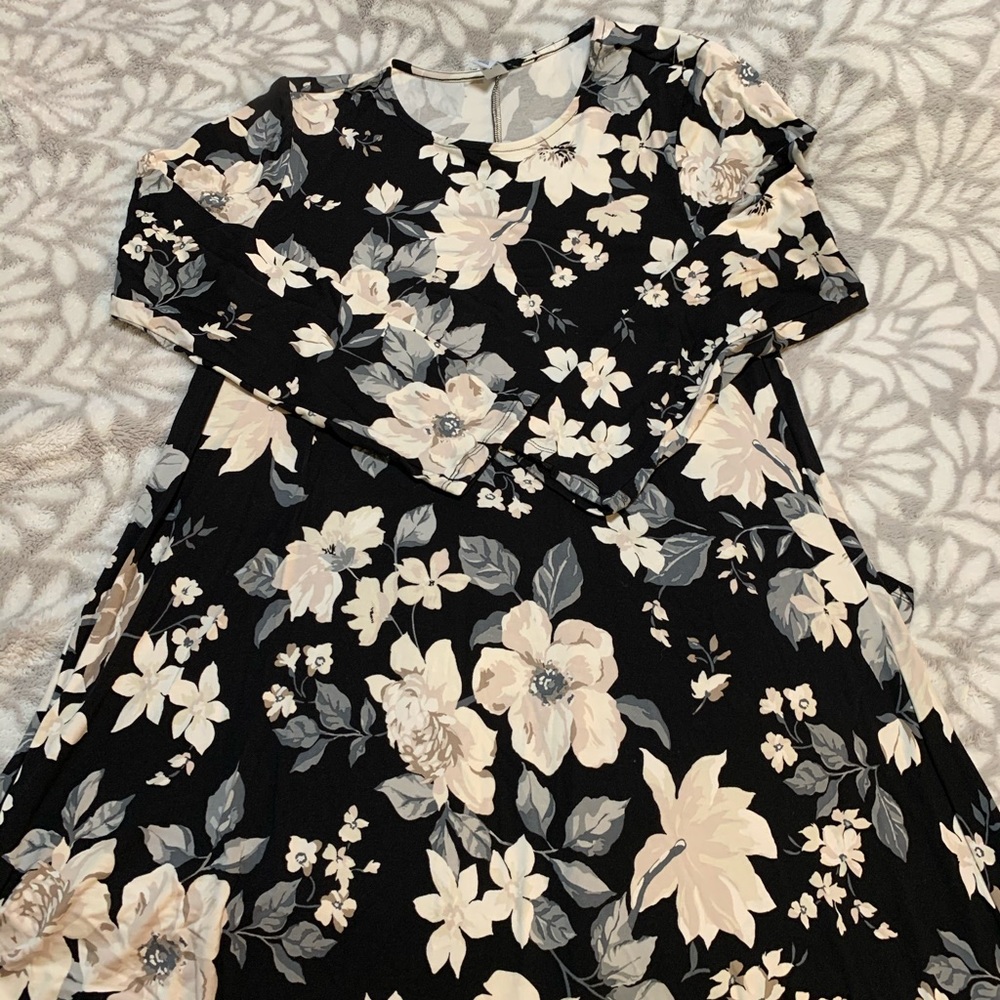 Old Navy Long Sleeves Knit Swing Floral Dress - Picture 2 of 4